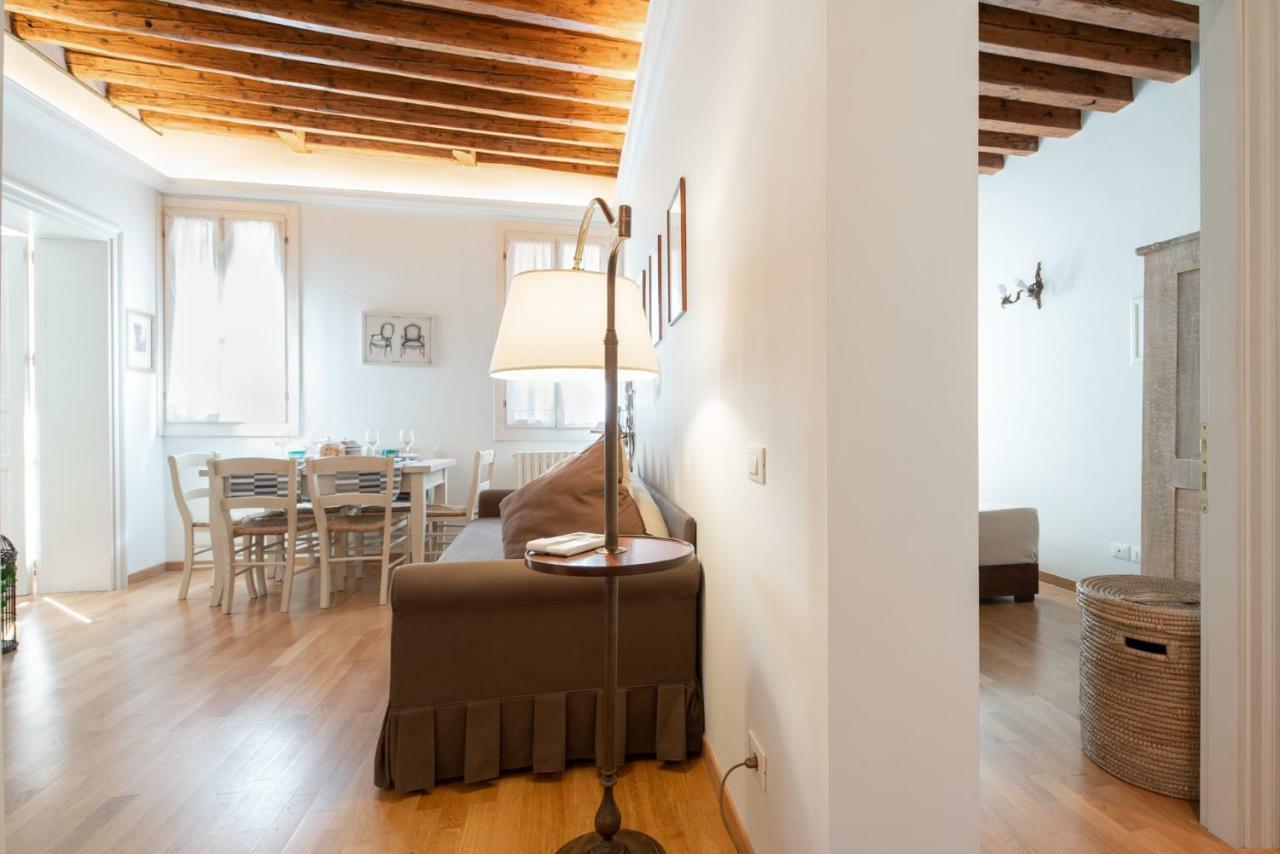 Casa Claudia Ai Frari Apartment เวนิส ภายนอก รูปภาพ